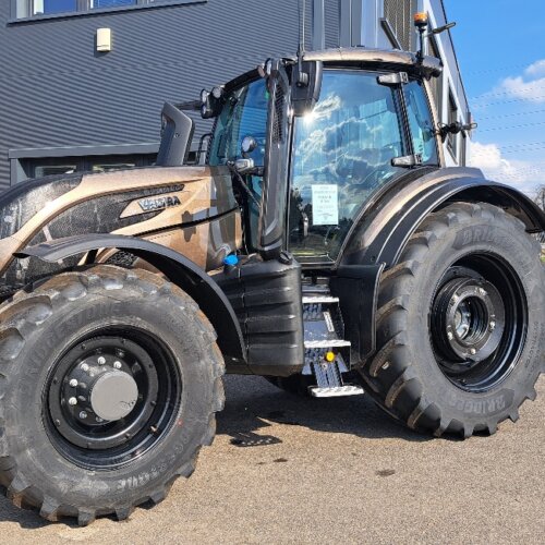 Valtra T255 Versu Bronz - skladové traktory