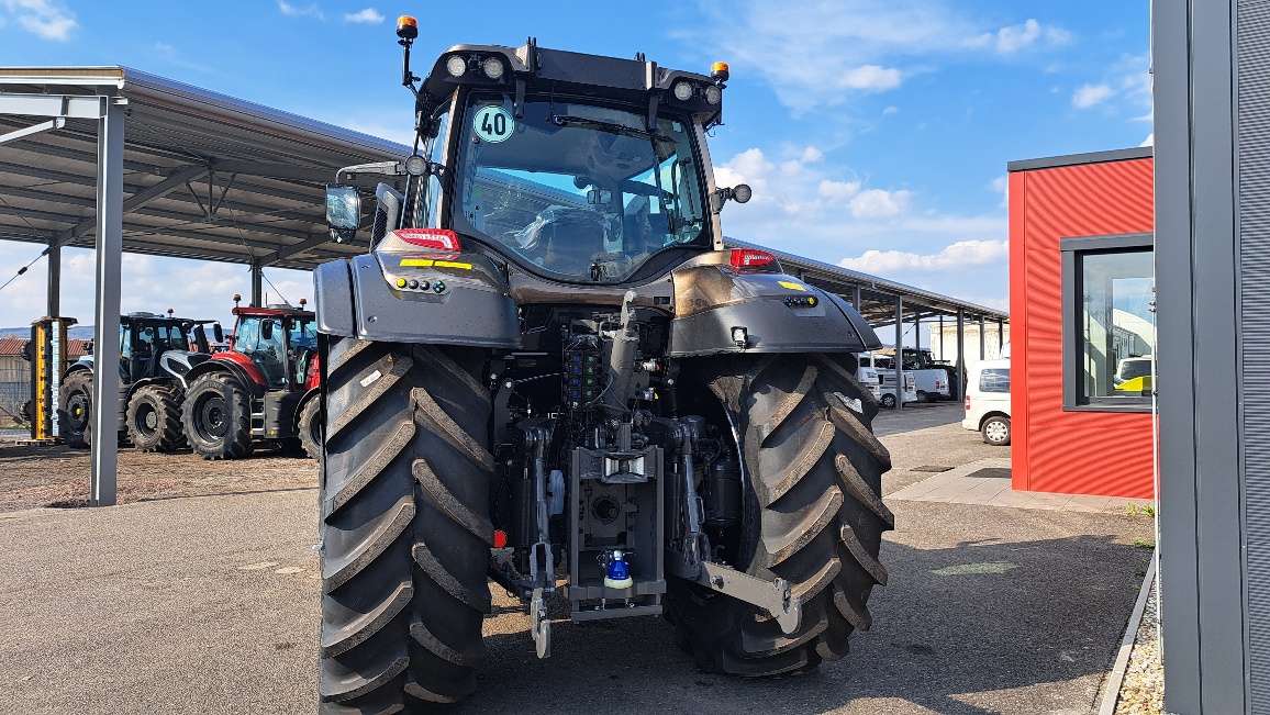 Valtra T255 Versu Bronz - skladové traktory