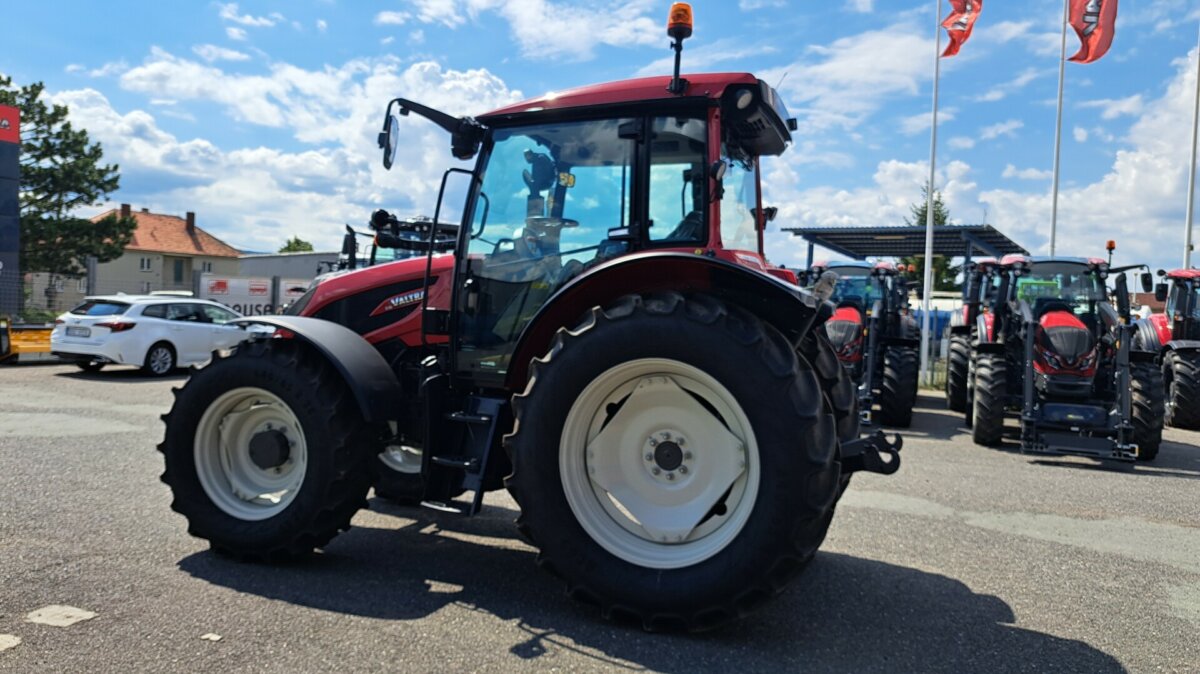 Valtra A115