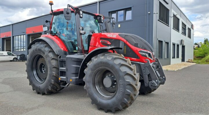 Valtra Q245 Redline