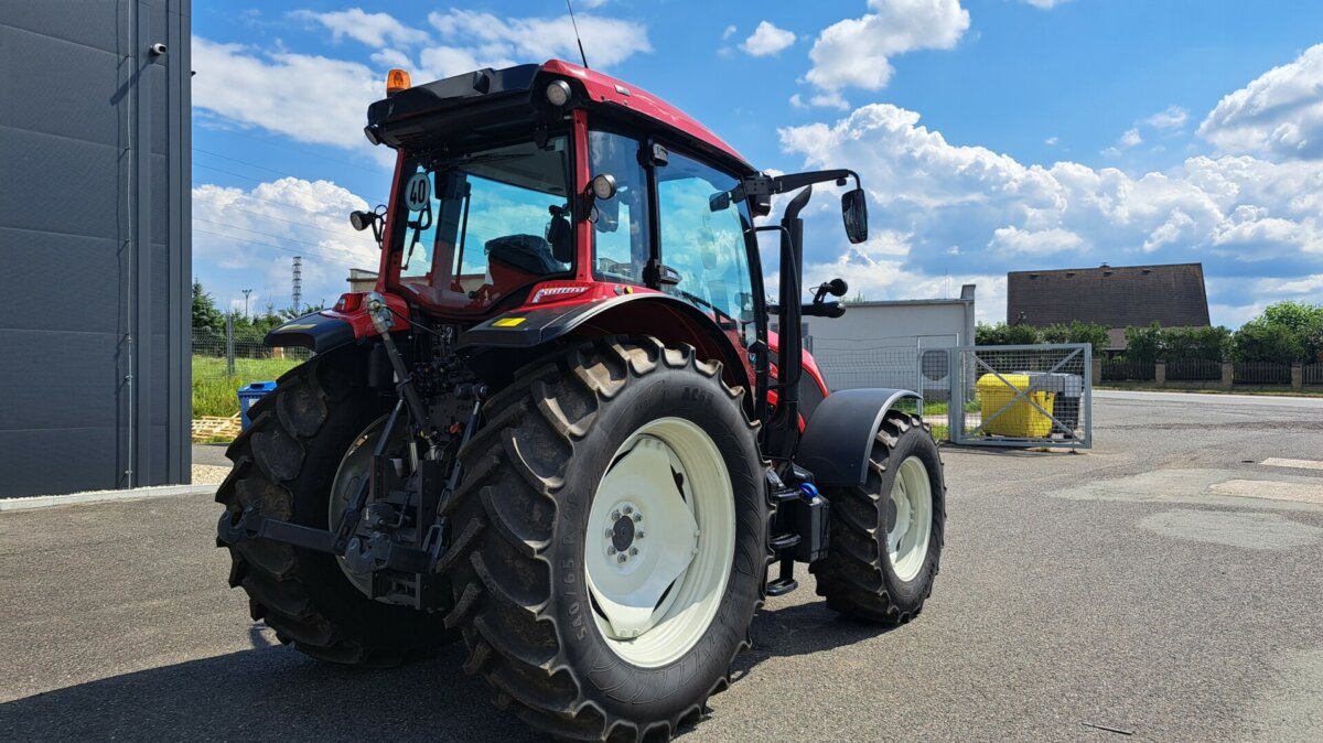 Valtra A115