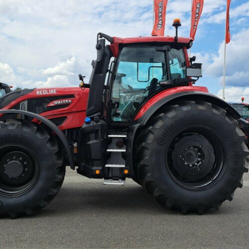 Valtra Q245 Redline skladem