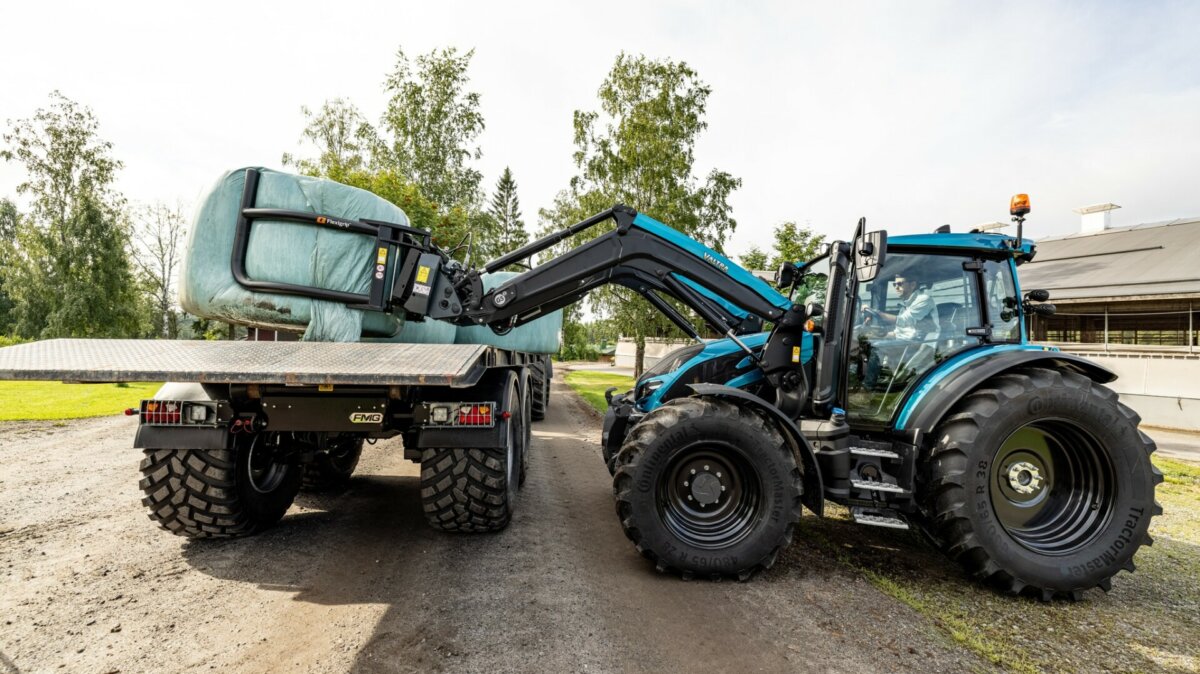 Valtra Precision Lift & Load- váha na nakladač