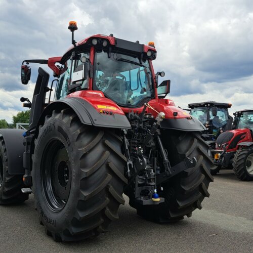 Valtra Q245 Redline