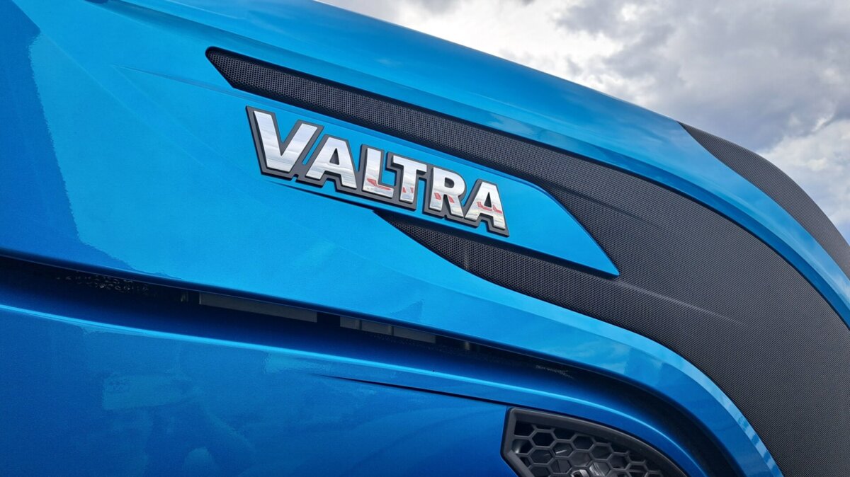 Valtra T255 Versu Turquoise Design