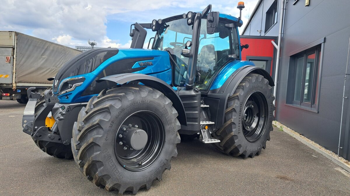 Valtra T255 Versu Turquoise Design