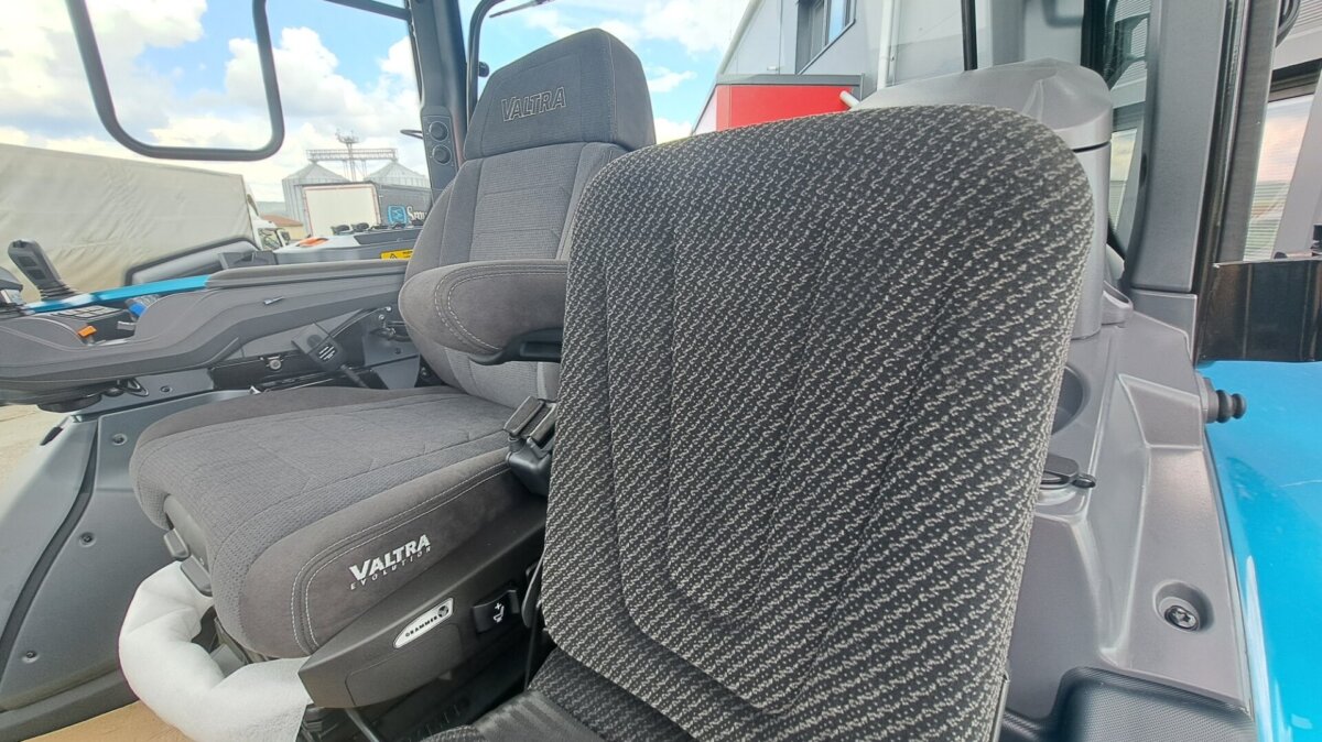 Valtra T255 Versu Turquoise Design