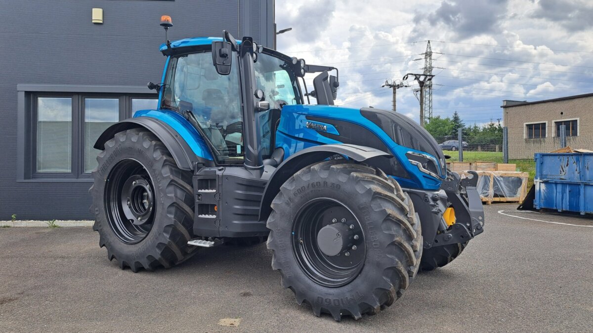 Valtra T255 Versu Turquoise Design
