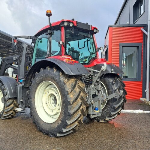 Valtra N155 Active s nakladačem předváděcí