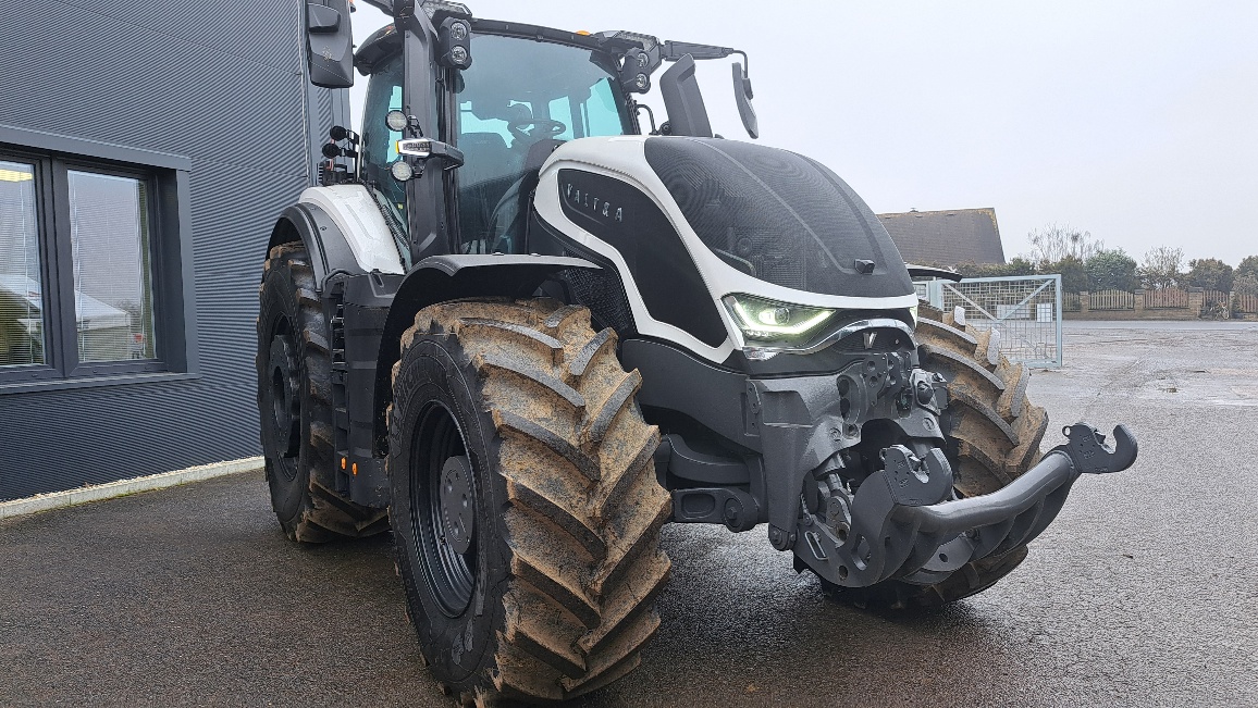 Valtra S416 předváděcí
