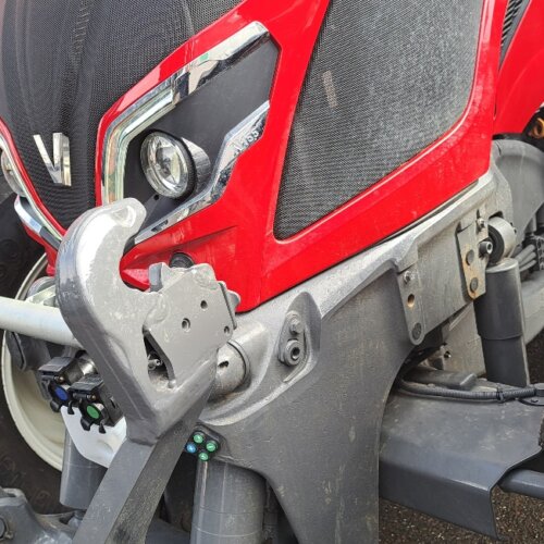 Valtra N155 Active s nakladačem předváděcí