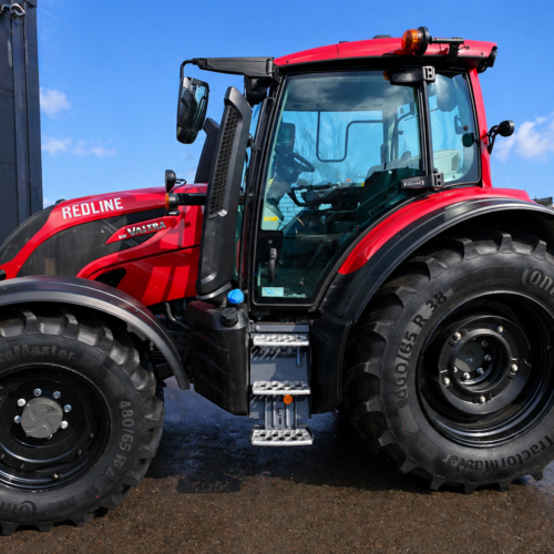 Valtra N155 Direct skladový traktor