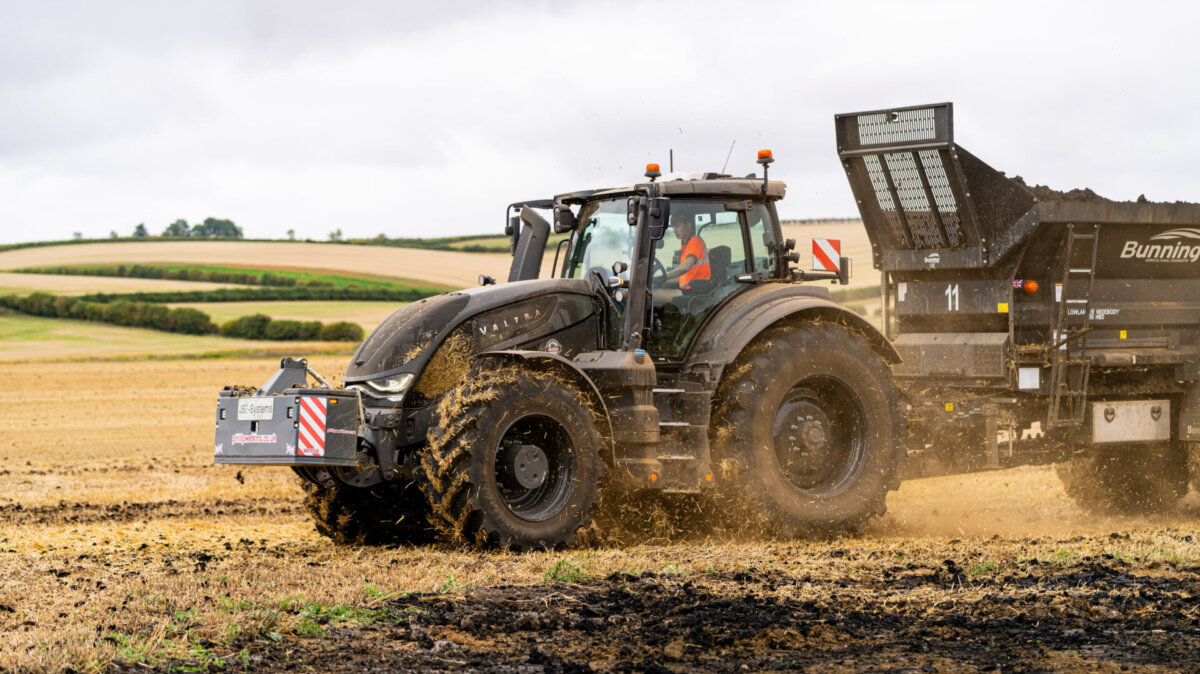 valtra-s-series-efektivní traktor