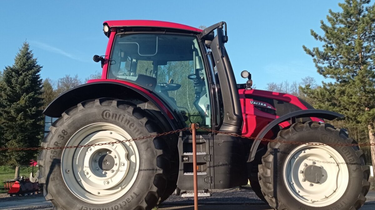 traktor Valtra N155 Active předváděcí