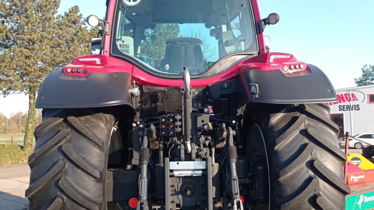 traktor Valtra N155 Active předváděcí
